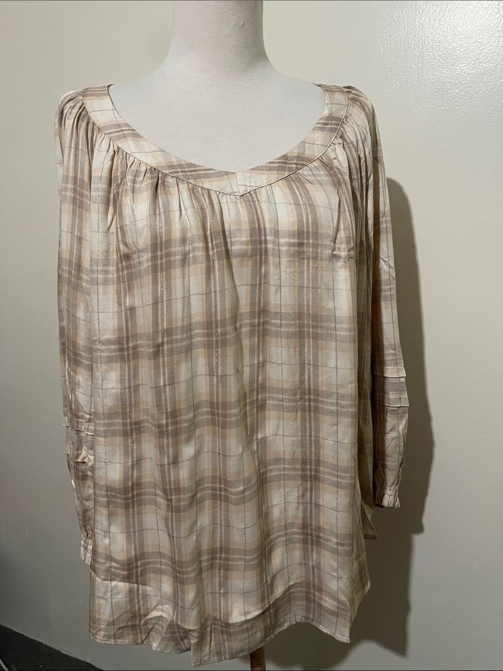 LC Lauren Conrad Beige Plaid Scoop-Neck Tunic